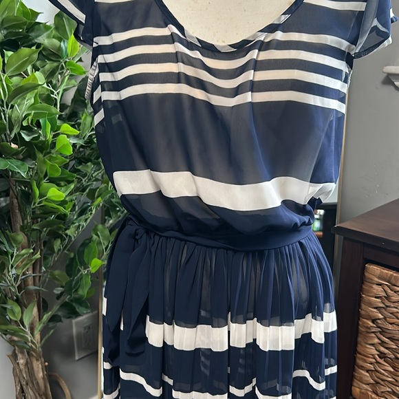 Chic by Jacob - Picture 2 of 8